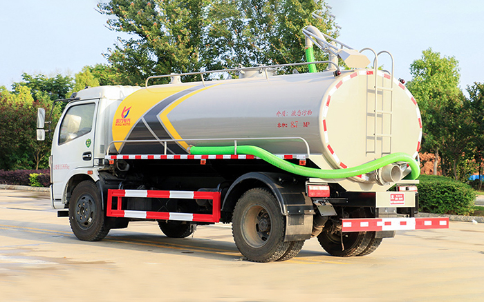 东风大福瑞卡吸粪车