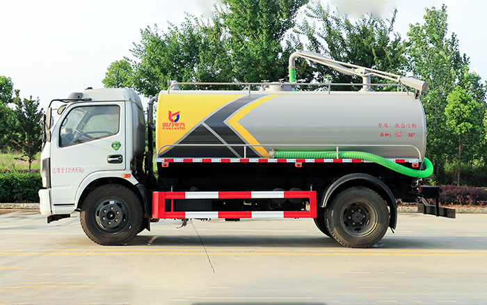 东风大福瑞卡吸粪车