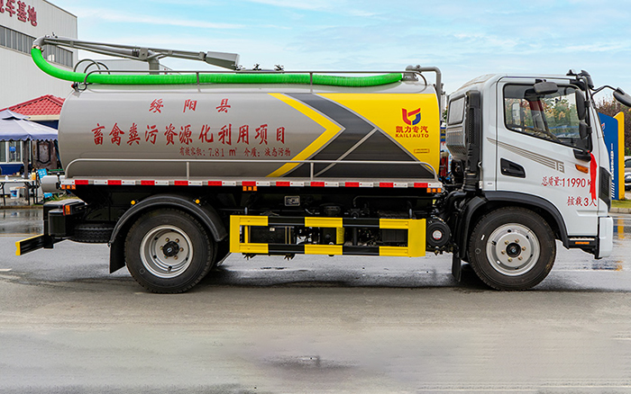 东风华神T3吸粪车