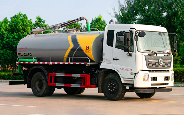 东风天锦吸粪车
