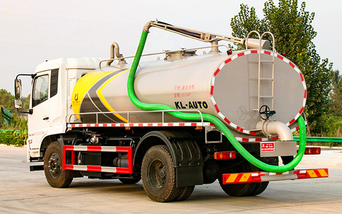 东风天锦吸粪车