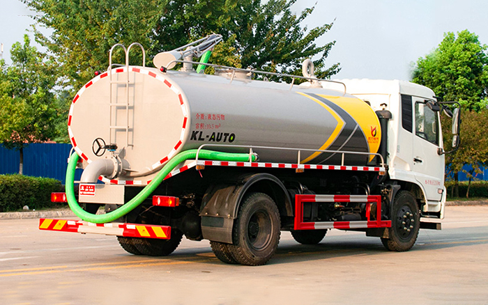 东风天锦吸粪车
