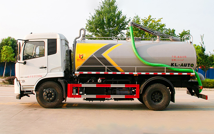 东风天锦吸粪车