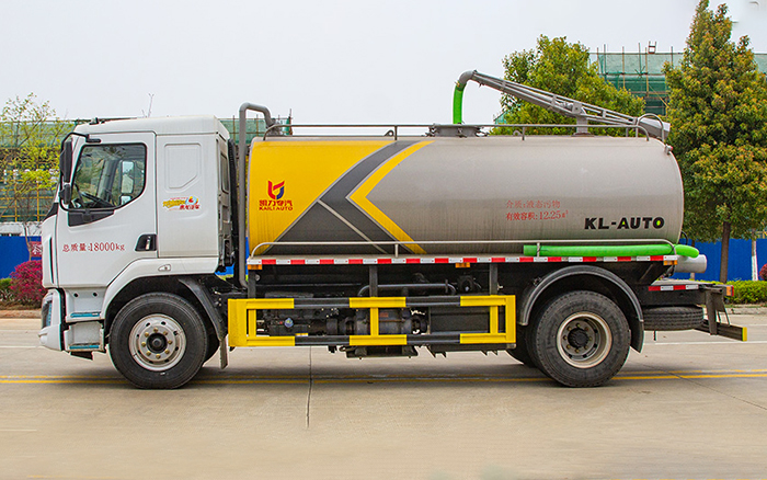 东风柳汽M3吸粪车