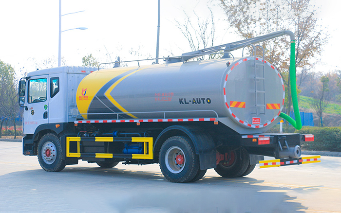 东风D9吸粪车