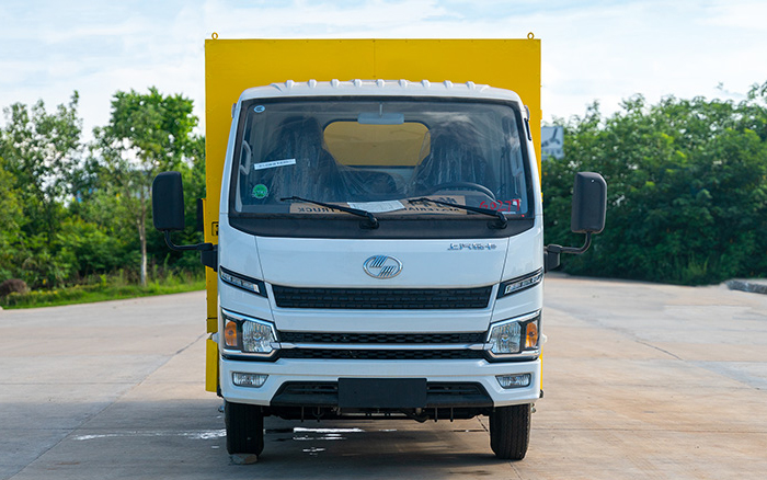 上汽轻卡物料粉碎车