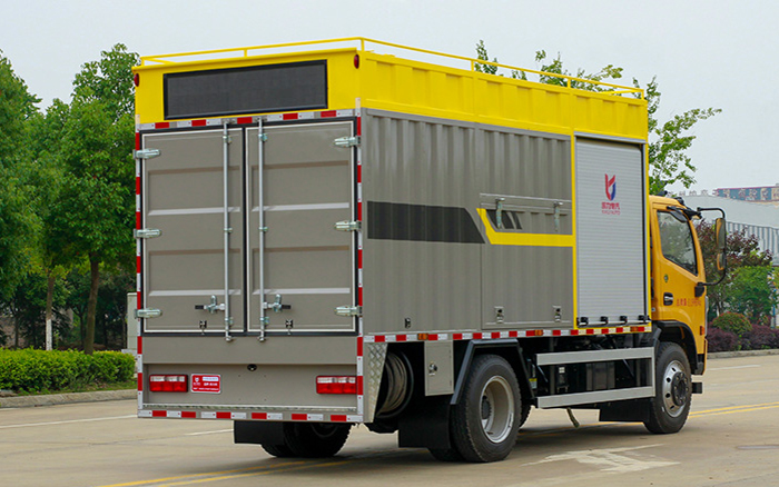 东风多利卡污水处理车