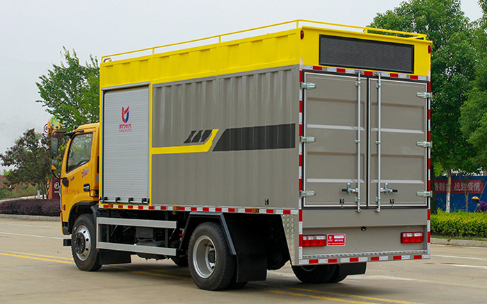 东风多利卡污水处理车