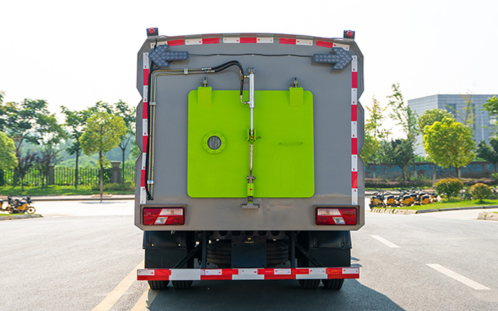 江铃凯锐绿篱修剪车