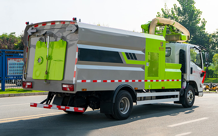 江铃凯锐绿篱修剪车