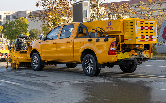 福田四驱除雪车