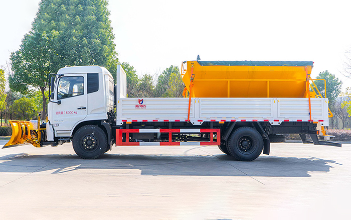 东风天锦除雪车