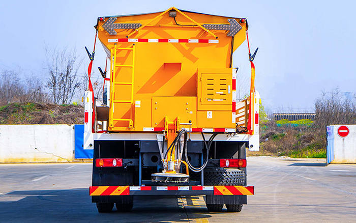 东风天锦除雪车