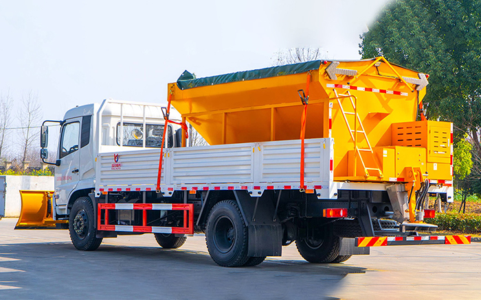 东风天锦除雪车