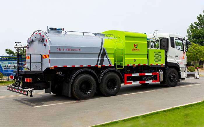 天龙路面养护车