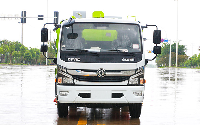 大多利卡扫路车