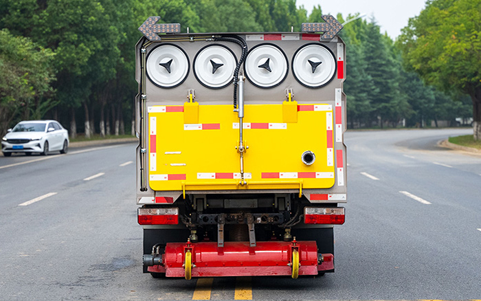 途逸后置吸尘车