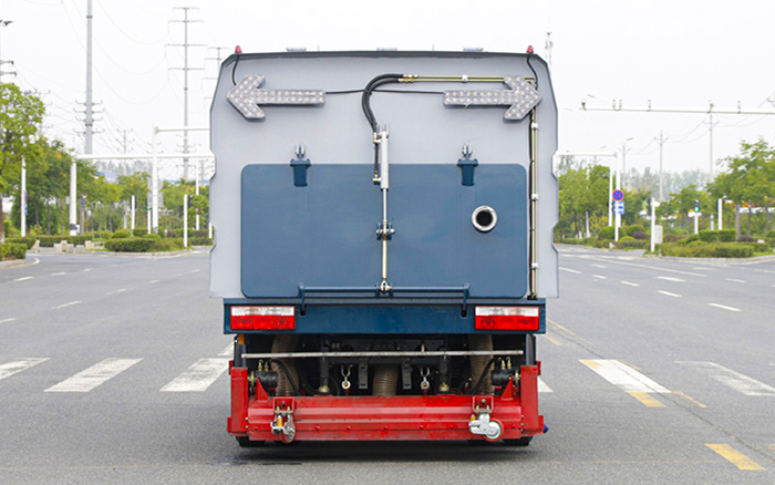 小多利卡后置吸尘车