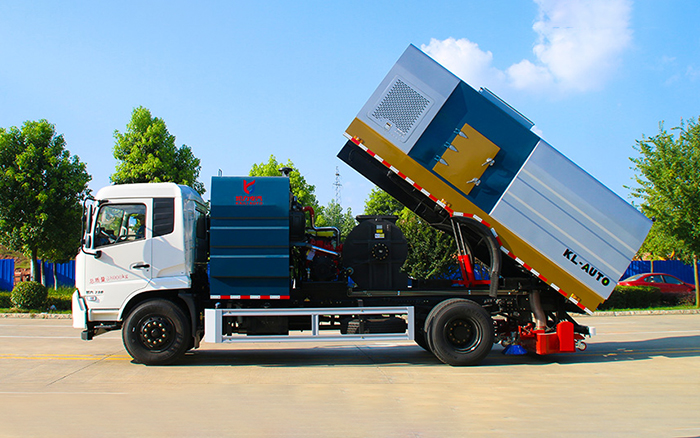 天锦后置吸尘车