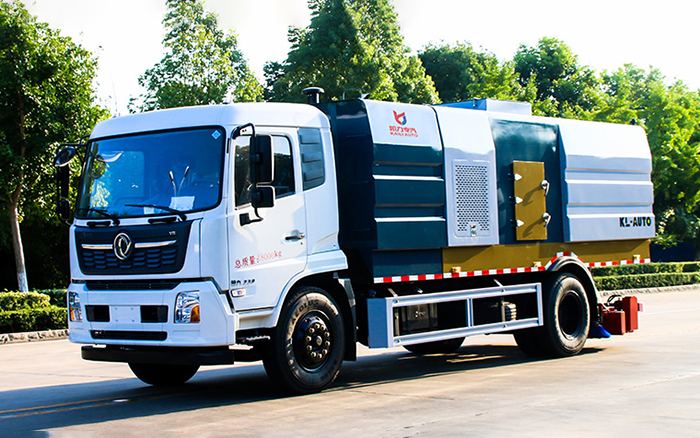 天锦后置吸尘车