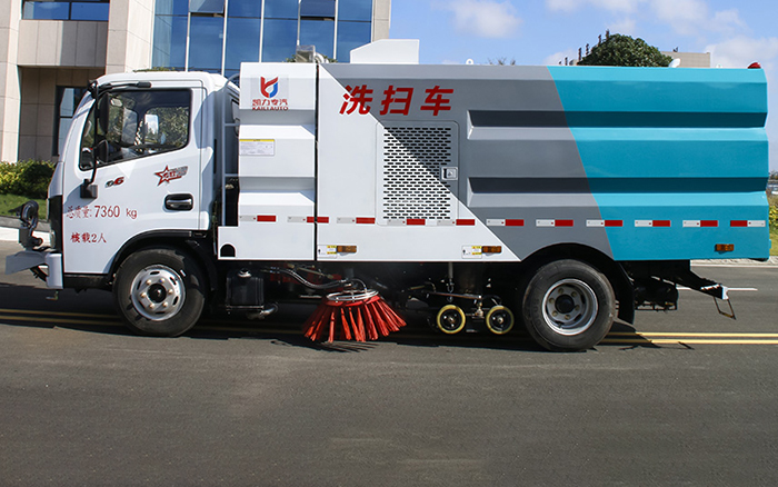 东风小多利卡洗扫车