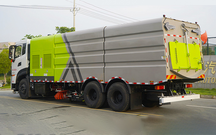 东风天龙洗扫车