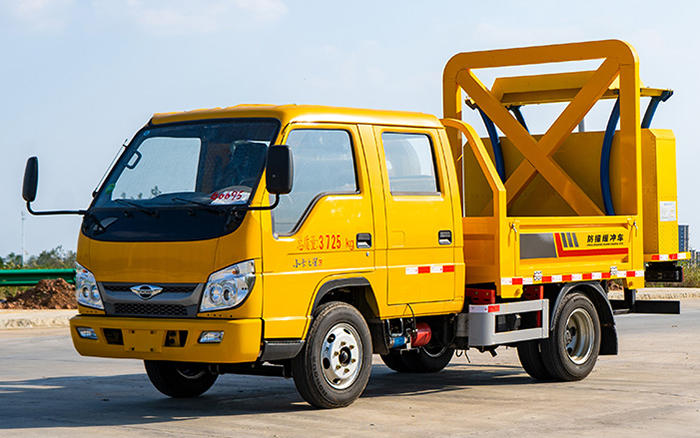 福田小卡3防撞缓冲车