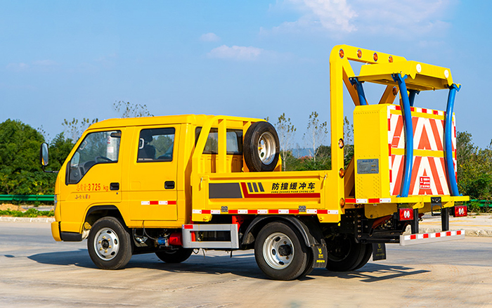 福田小卡3防撞缓冲车