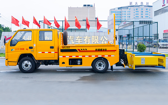 江铃顺达防撞缓冲车