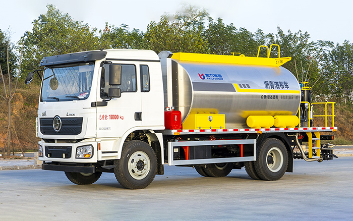 陕汽德龙沥青洒布车