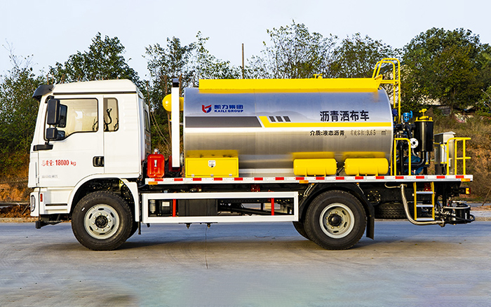 陕汽德龙沥青洒布车