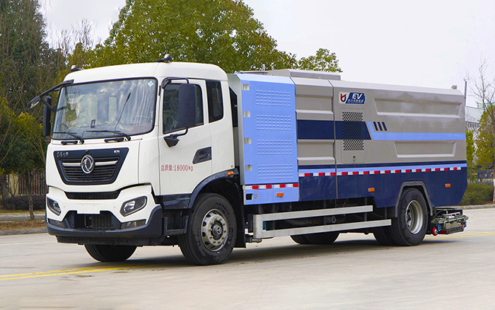 天锦电动深度保洁车