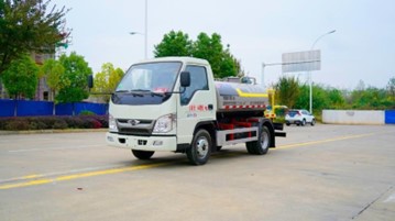 湖北凯力小卡之星2绿化洒水车 -- 灵活高效的城市“毛细血管”清洁专家