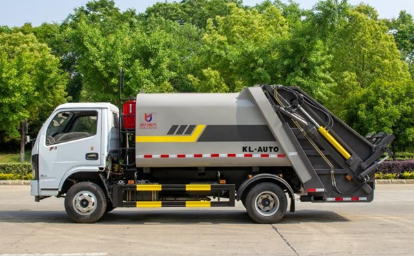 东风7方压缩式垃圾车