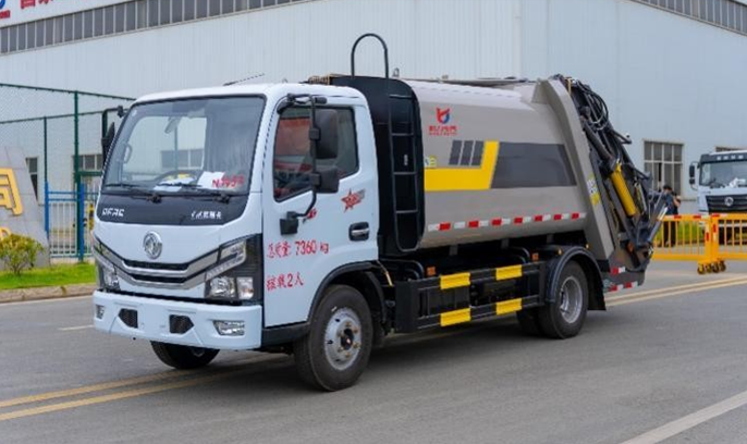 东风小多利卡压缩式垃圾车