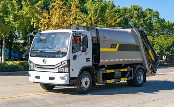 东风多利卡12方压缩式垃圾车