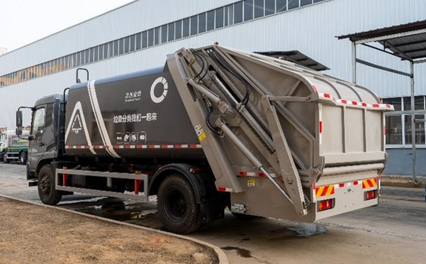 19方东风天锦压缩式垃圾车