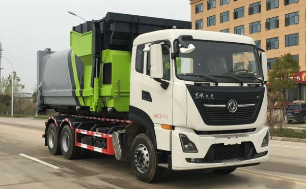 东风天龙后双桥车厢可卸式垃圾车